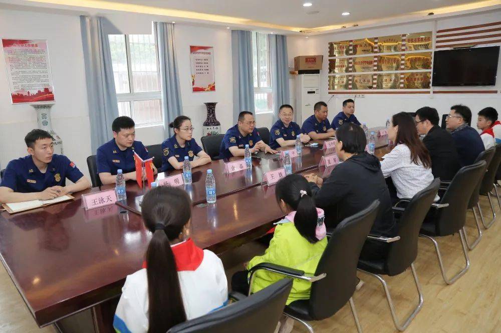 管家婆100期期中管家，精选解析与落实行动
